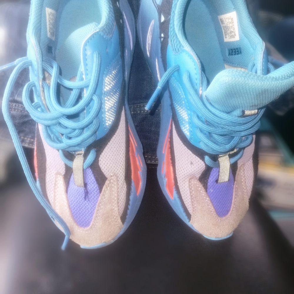 Adidas I Yeezy Boost 700 Hi-Res Blue I Kids I Sz 6Y